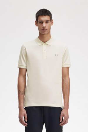 Camisa Polo Fred Perry M6000 Hombre Ecru / Limestone | XCLBH34911