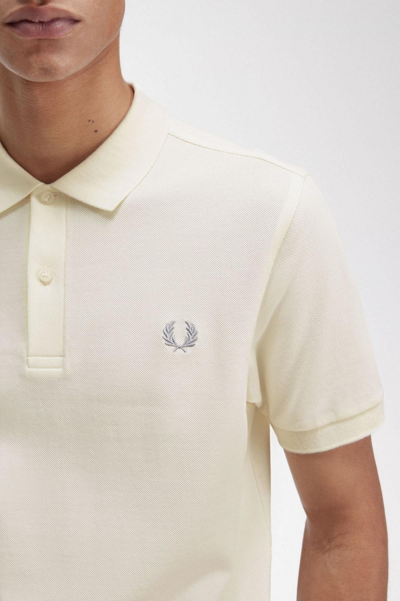 Camisa Polo Fred Perry M6000 Hombre Ecru / Limestone | XCLBH34911