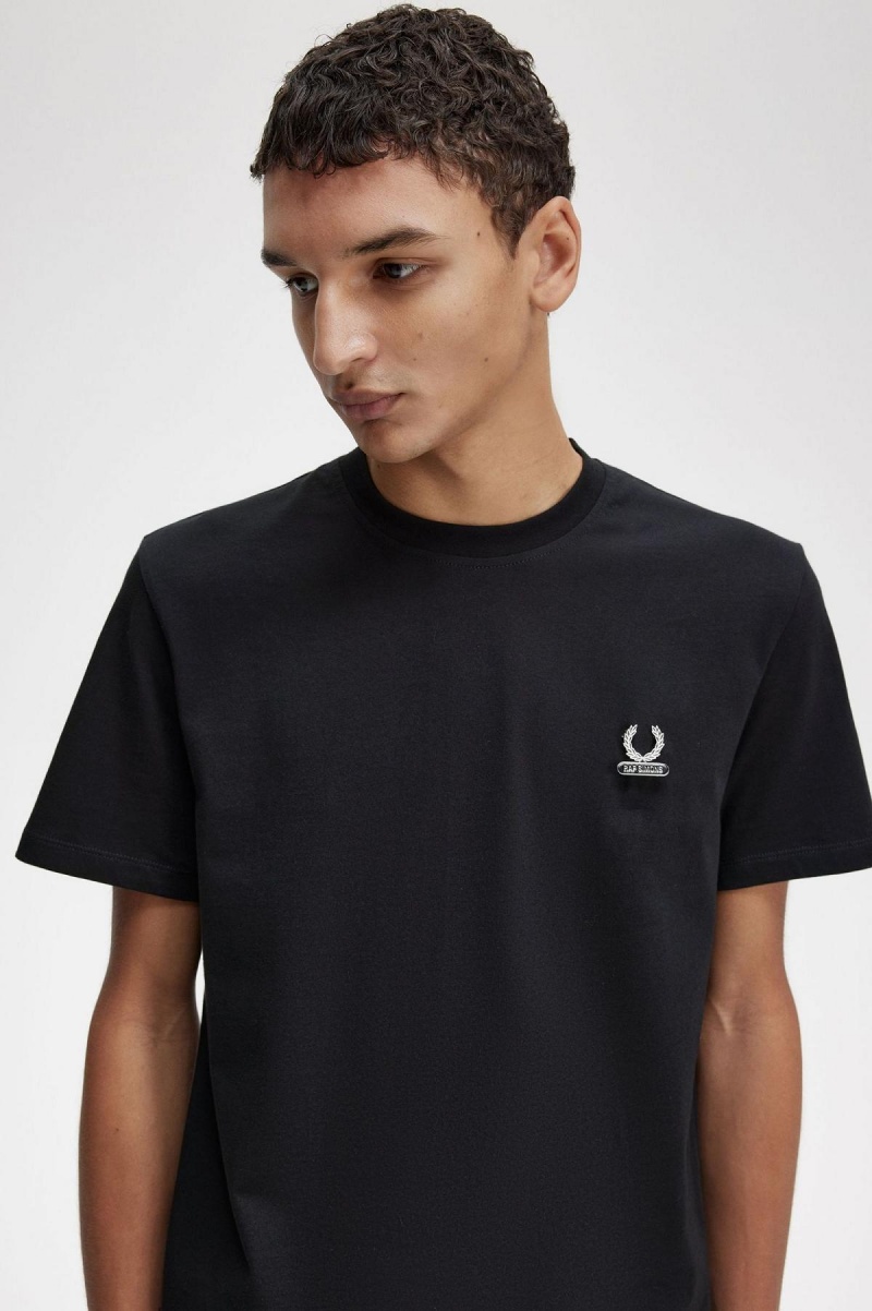 Camiseta Fred Perry Enamel Pin Hombre Negras | ZCLMJ53254