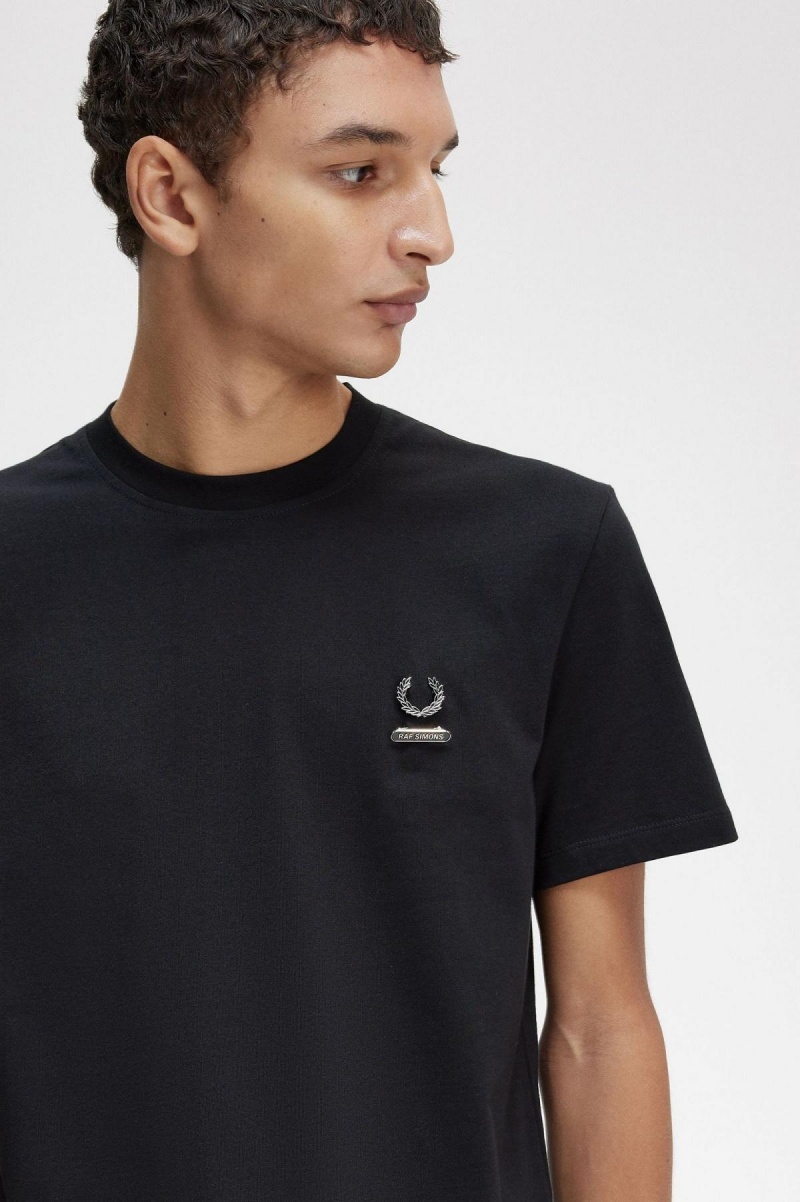 Camiseta Fred Perry Enamel Pin Hombre Negras | ZCLMJ53254