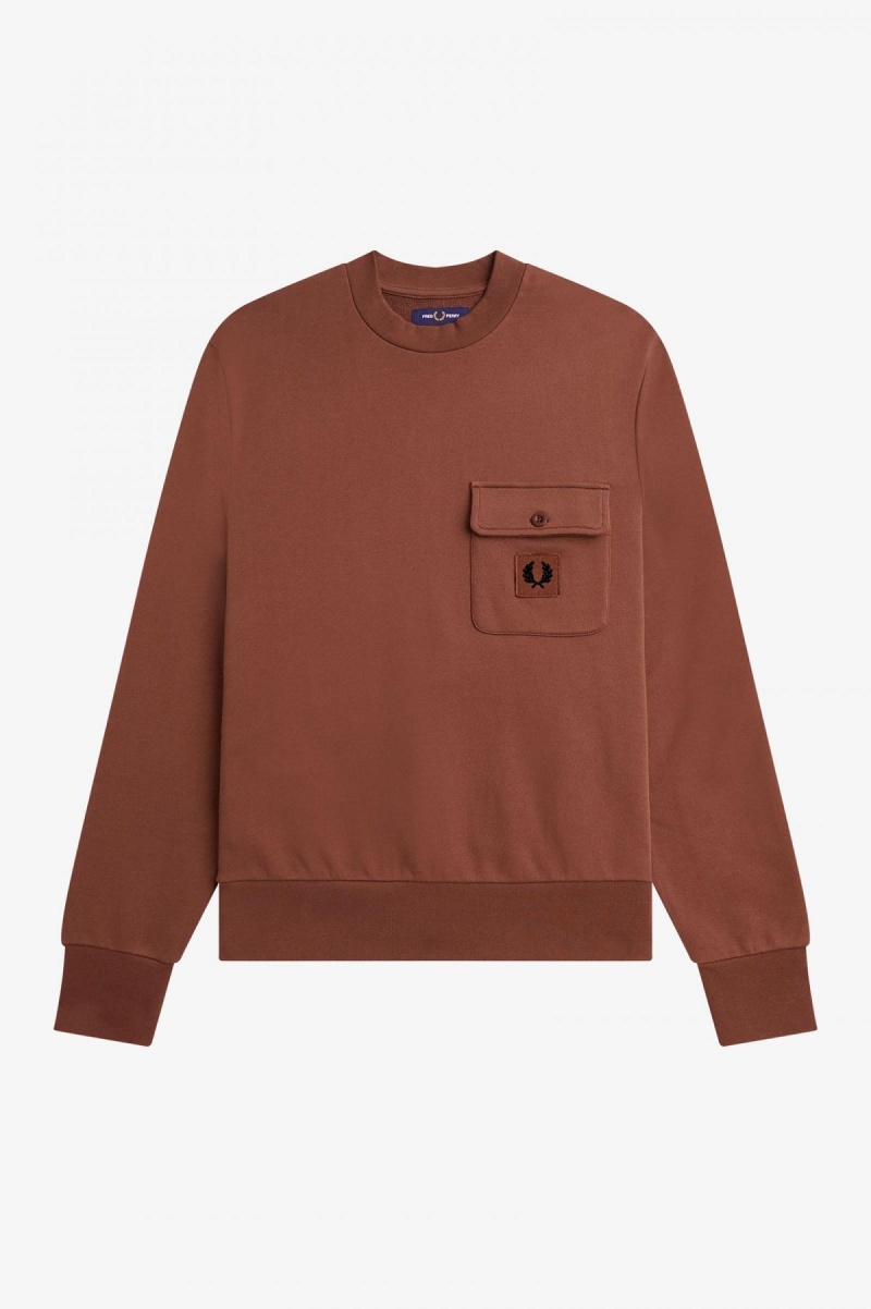 Sudaderas Fred Perry Badge Detail Crew Neck Hombre Marrones | ECLVG22409